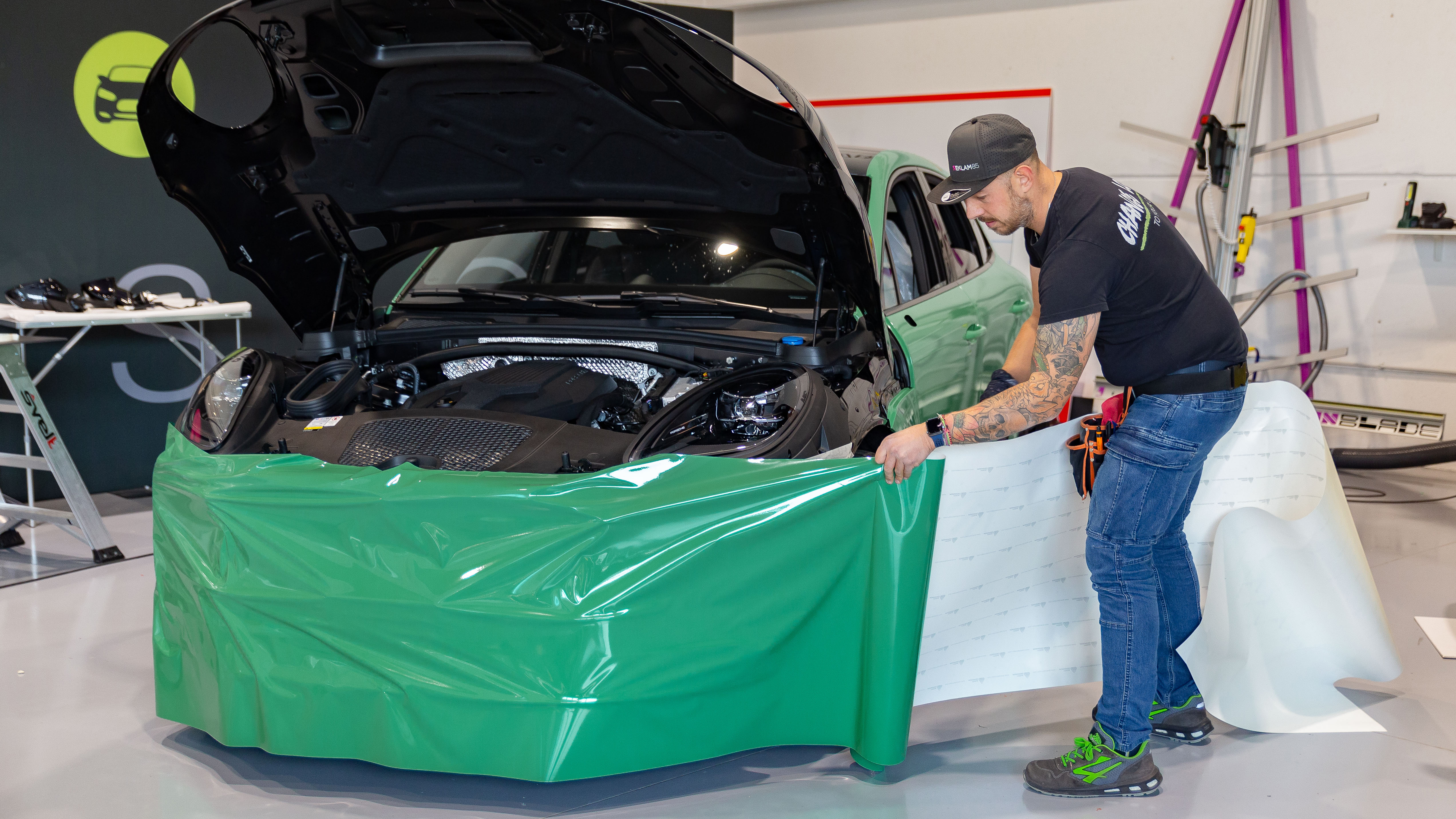 Prima fase wrapping Porsche Macan