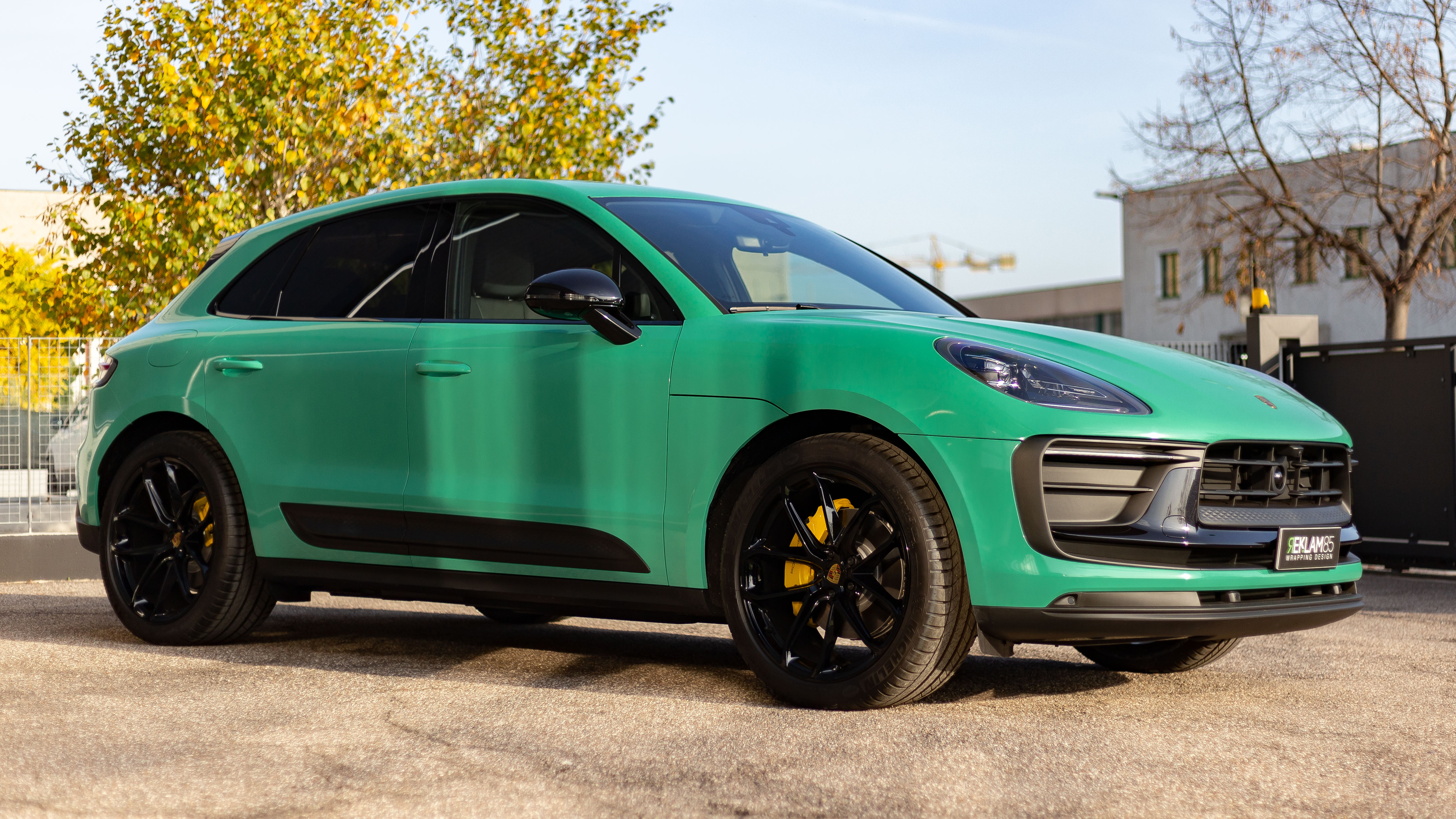 Wrapping Porsche Macan